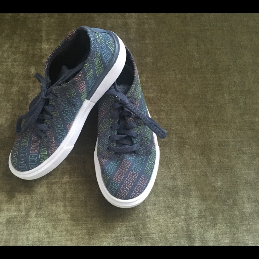 Girls shoes